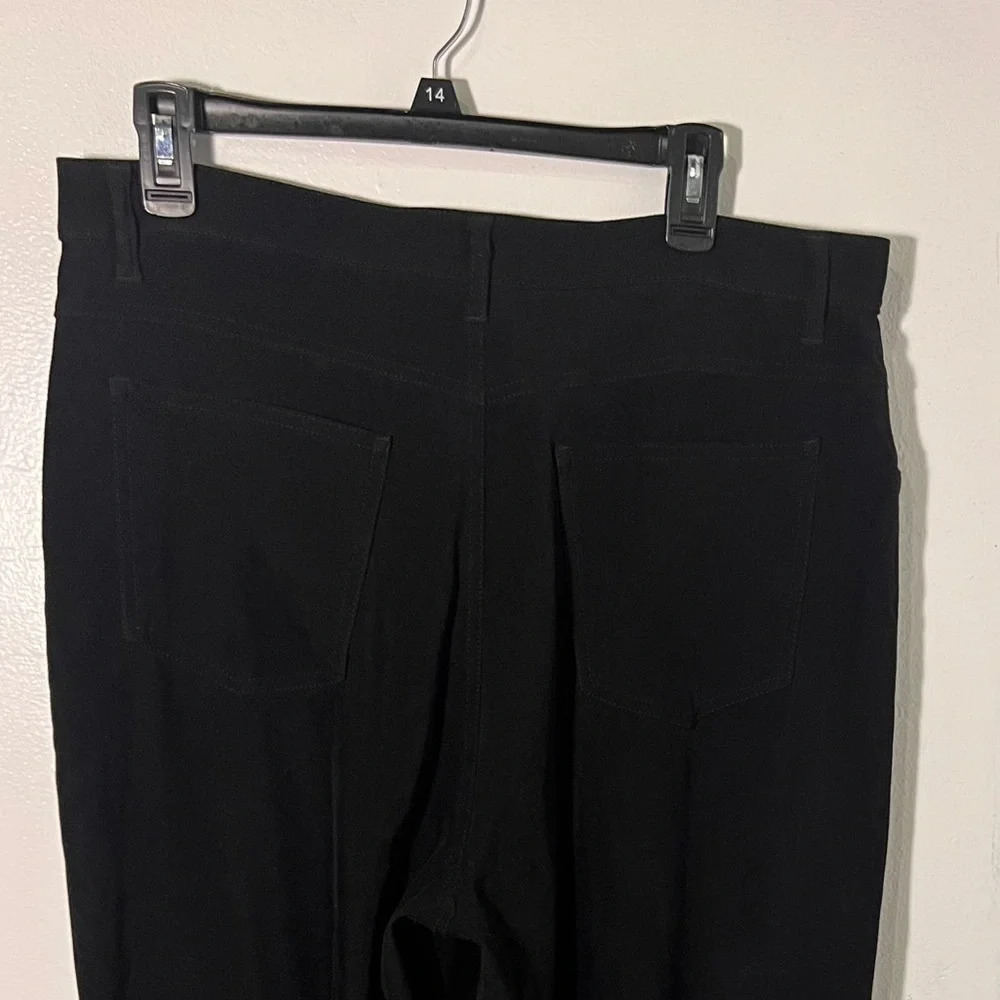 Bill‎ Blass, 16, Stretch jet Black 5 pocket, Hi rise straight leg textured denim - Picture 7 of 7